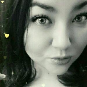 Meet your Posher, Aja